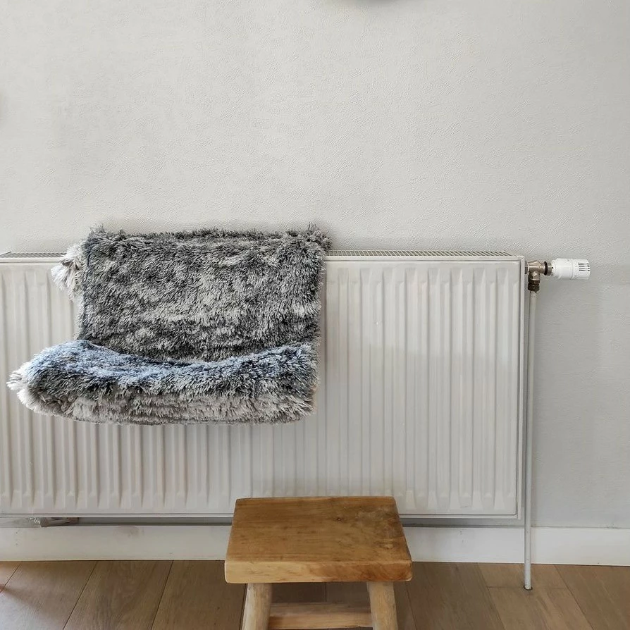 BOBBY Hamac Radiateur Poilu Noir 3 BOBBY Hamac Radiateur Poilu Noir – Image 3